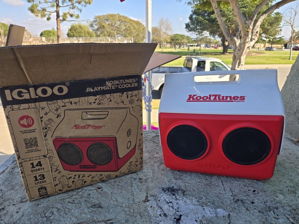 IGLOO KOOLTUNES (NEW IN BOX)