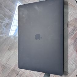 Apple MacBook Pro Intel i7 2.6GHz 16GB RAM 15" with Touch Bar (Late 2016) 256GB SSD (Space Gray)