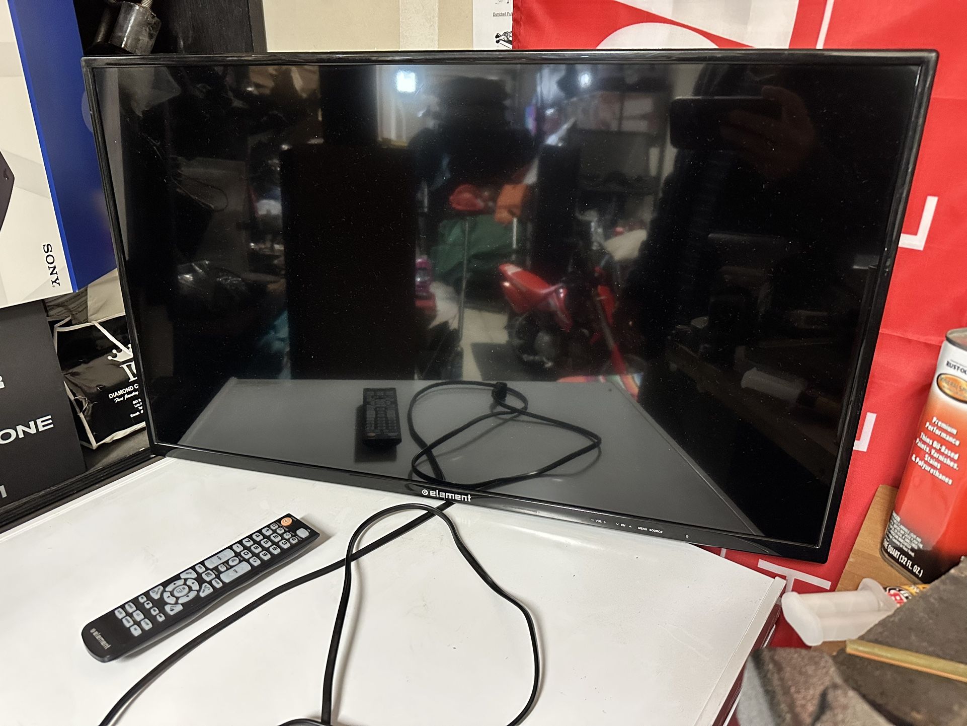 Emerson Tv and Remote