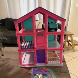 Small Doll House 