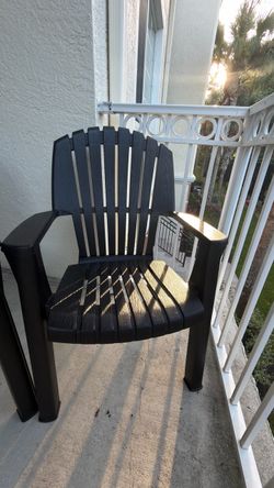 Set of 3 black heavy duty plastic outdoor chairs!