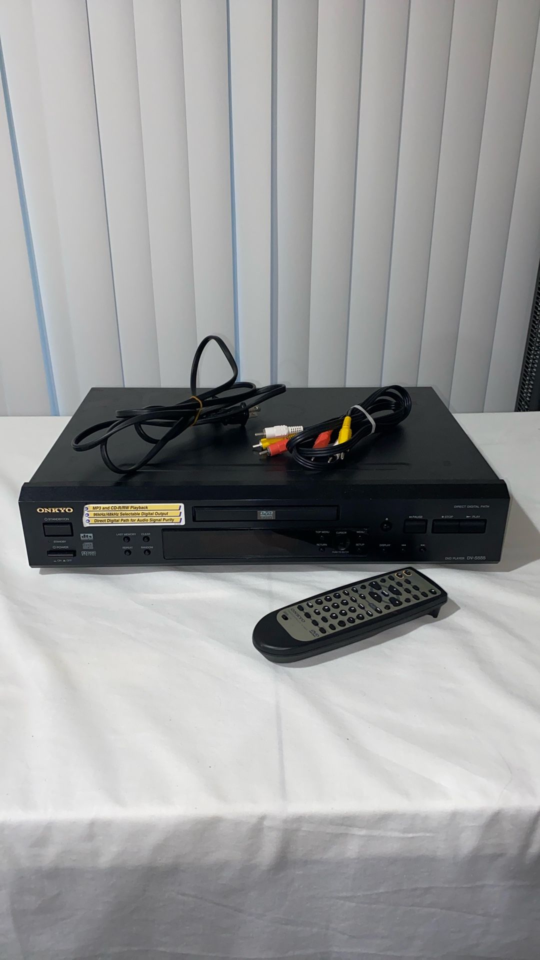 Onkyo DV-s555 DVD/CD Player