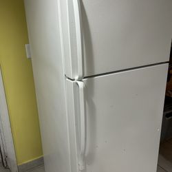 Whirlpool IKea Very Clean Fridge