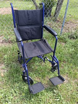 FOLDABLE WHEEL CHAIR