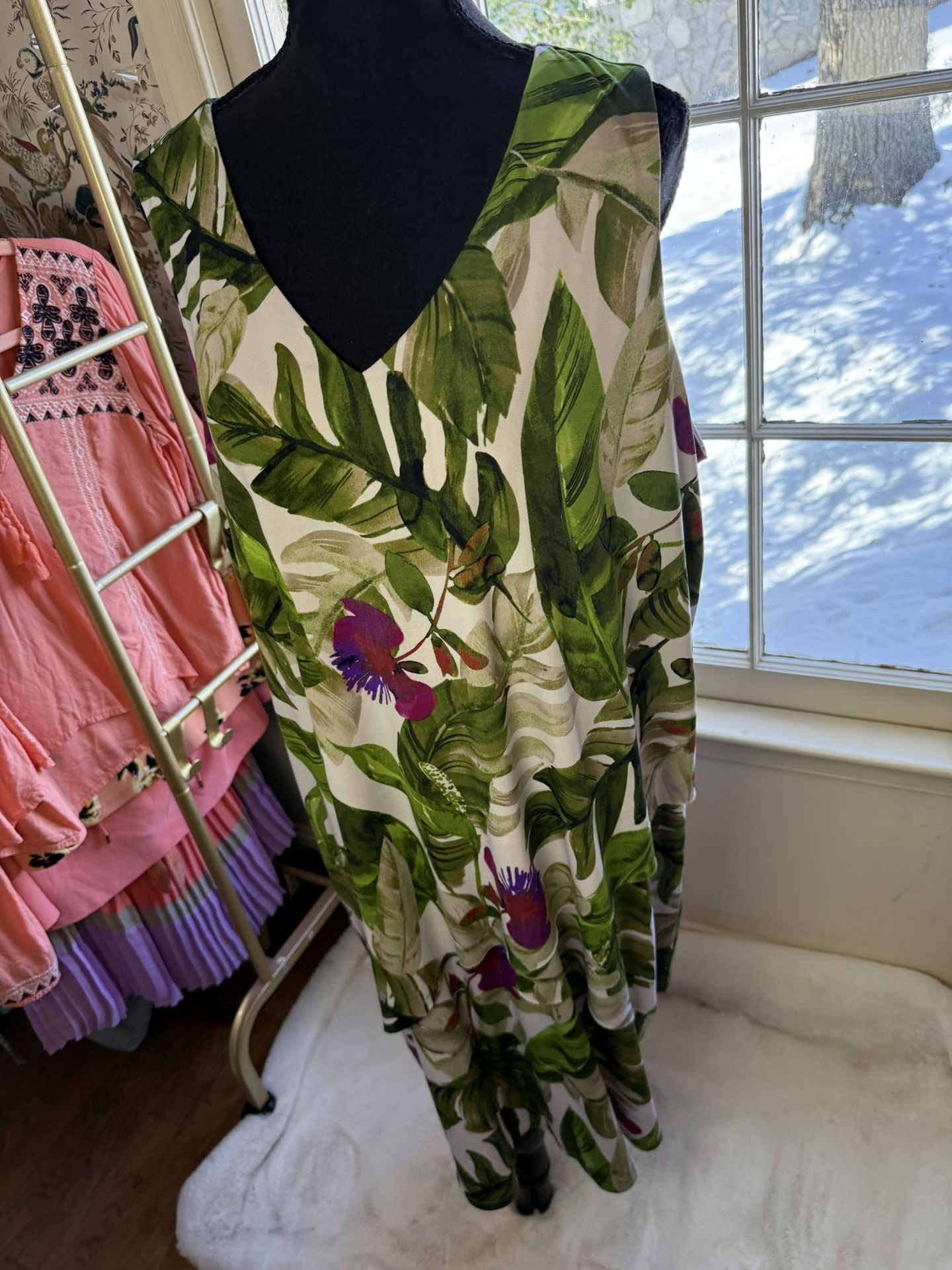 Susan Graver Floral V-neck Dress Size XLP Petite Sleeveless Layers