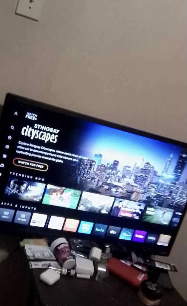 VIZIO SMART TV 32 Inch NO REMOTE