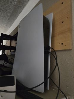 PS5, 2 controllers, charging station and 2 USB C wires and headset