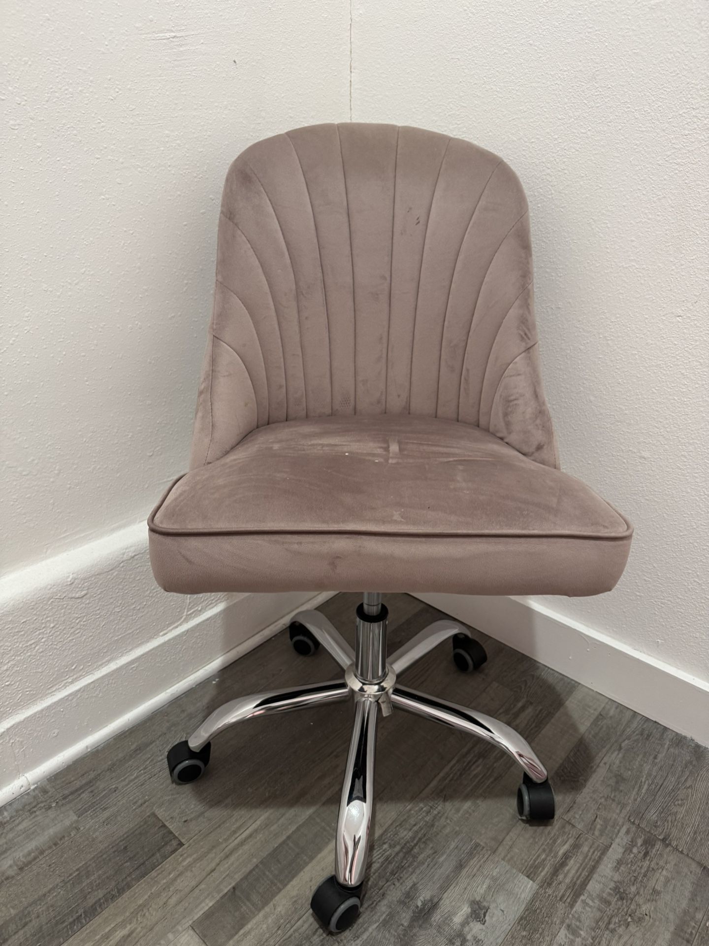 Pinkish Chair With Wheels 