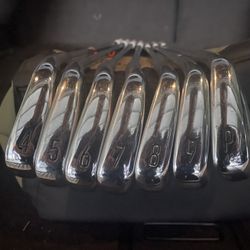 Titleist T200 Iron Set 2021 Model