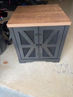 Furniture style dog crate