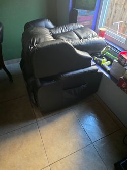 Reclining swivel massage chair