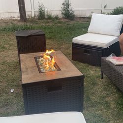 Sego Lily Cheyenne 32 Inch W Black Aluminum Rectangle Tabletop Liquid Propane Fire Pit Table