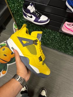 Jordan 4 lightning