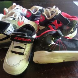 4 Pairs Of Nike Toddler Tennis Shoes.