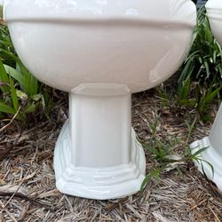 Kholer toilet and bidet w/chrome hardware in good condition , FREE