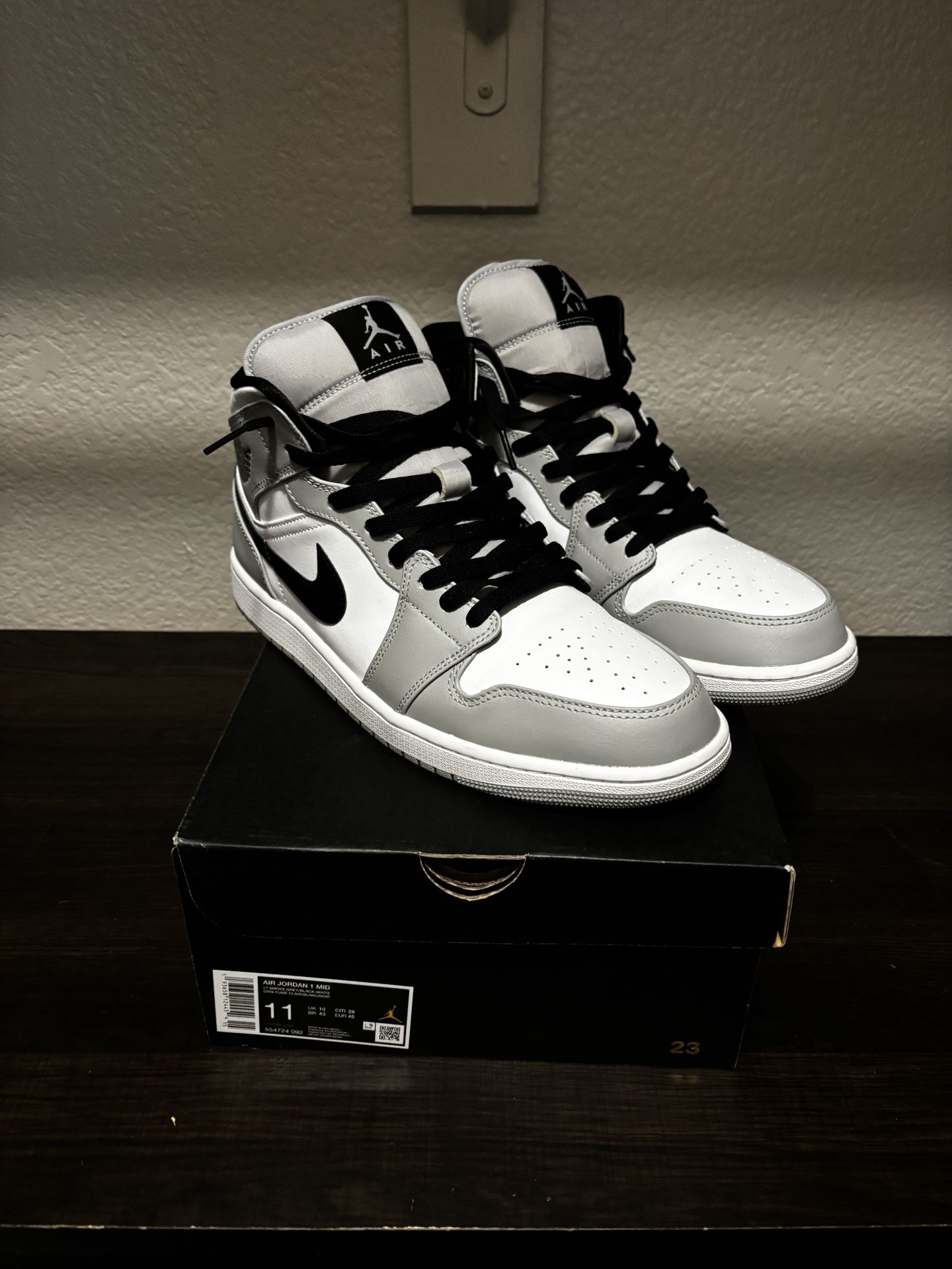 Jordan 1 Mid LT Smoke Grey