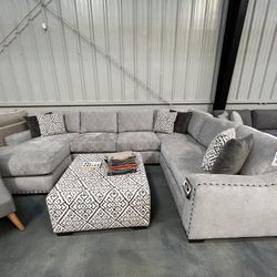 Gray Sectional w/ chaise