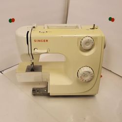 Singer Prelude Model 8280 Sewing Machine UNTESTED  NO Foot Pedal