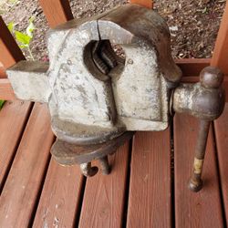 Antique No.1 Comb Bench Vise 