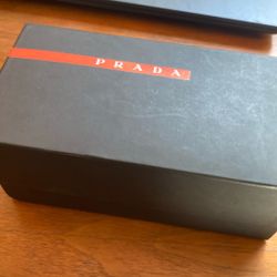 Red Prada Glasses 