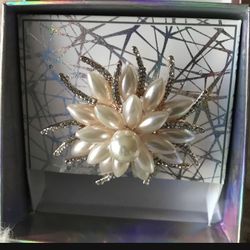 Crystal Energy Crystal Swarovski And Faux Pearls Flower Brooch