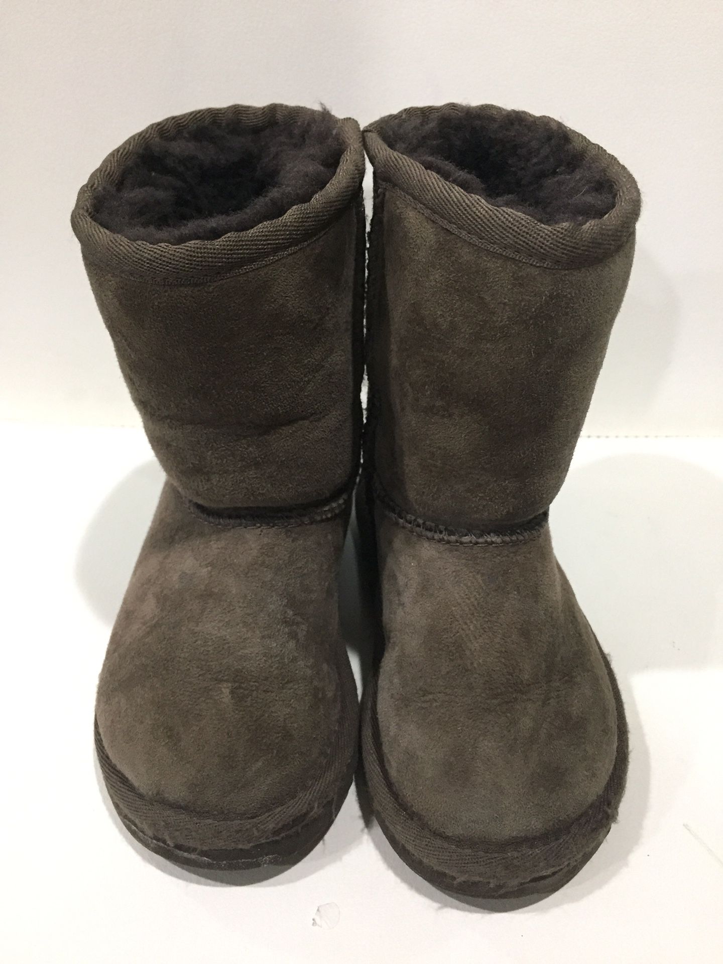 Todder boy/girl UGG boots brown