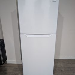 Danby 10 Cu Ft Refrigerator with Freezer – Clean, Lightly Used