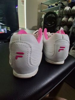 Women's Fila Fitness Shoes Size 8" Hot 🔥 Pink 🥵 Over White 💖 😍 💕 Barely Used! New Condition! 👀