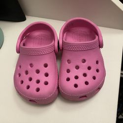 4c Pink Crocs