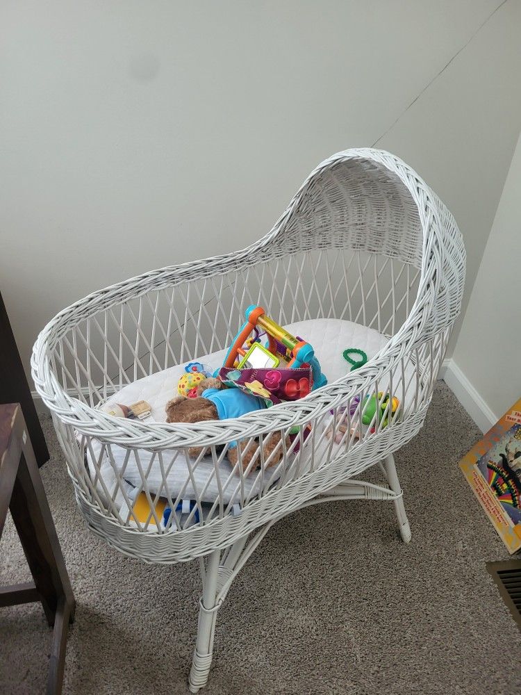 Wicker Bassinet 