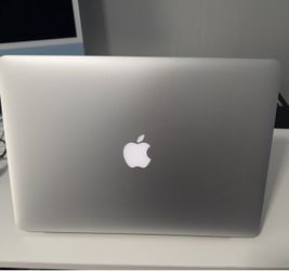 2015 Macbook PRO - FULLY LOADED- 2GB GPU