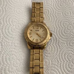 🔥 GOLD TONE GUESS WATCH FOR SALE 🔥GREAT DEAL FOR THE PRICE ‼️‼️‼️ 