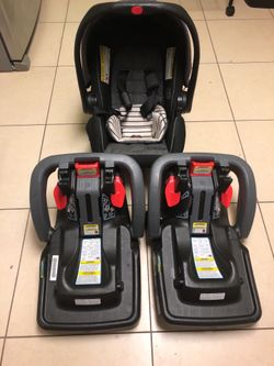 Graco infant car seat with 2 bases