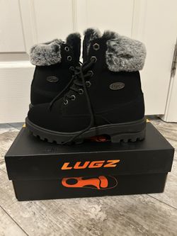 Women’s Boots Size 6