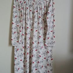 Secret Treasures "Winter White Cardinal" Long Sleeve Velour Soft Nightgown