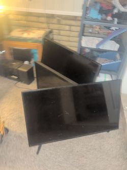 Flat screen tvs-lot of 3