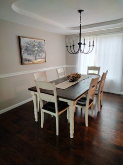 Like New Dinning Room Set 9 Piece