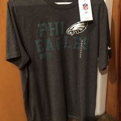 Men’s L Philadelphia Eagles Tshirt