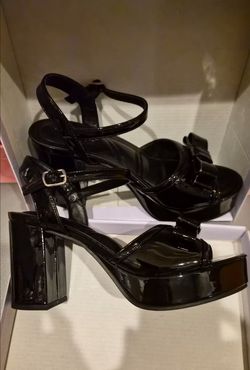 BLACK/PAT SIZE 6.5 AND 7 ONLY