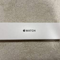 Apple Watch SE GPS 44mm Starlight Aluminum Case With Sport Band 