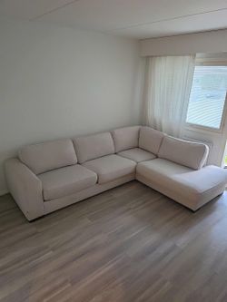 Off-White Sofa – Like New, Washable Covers, 220 cm Wide