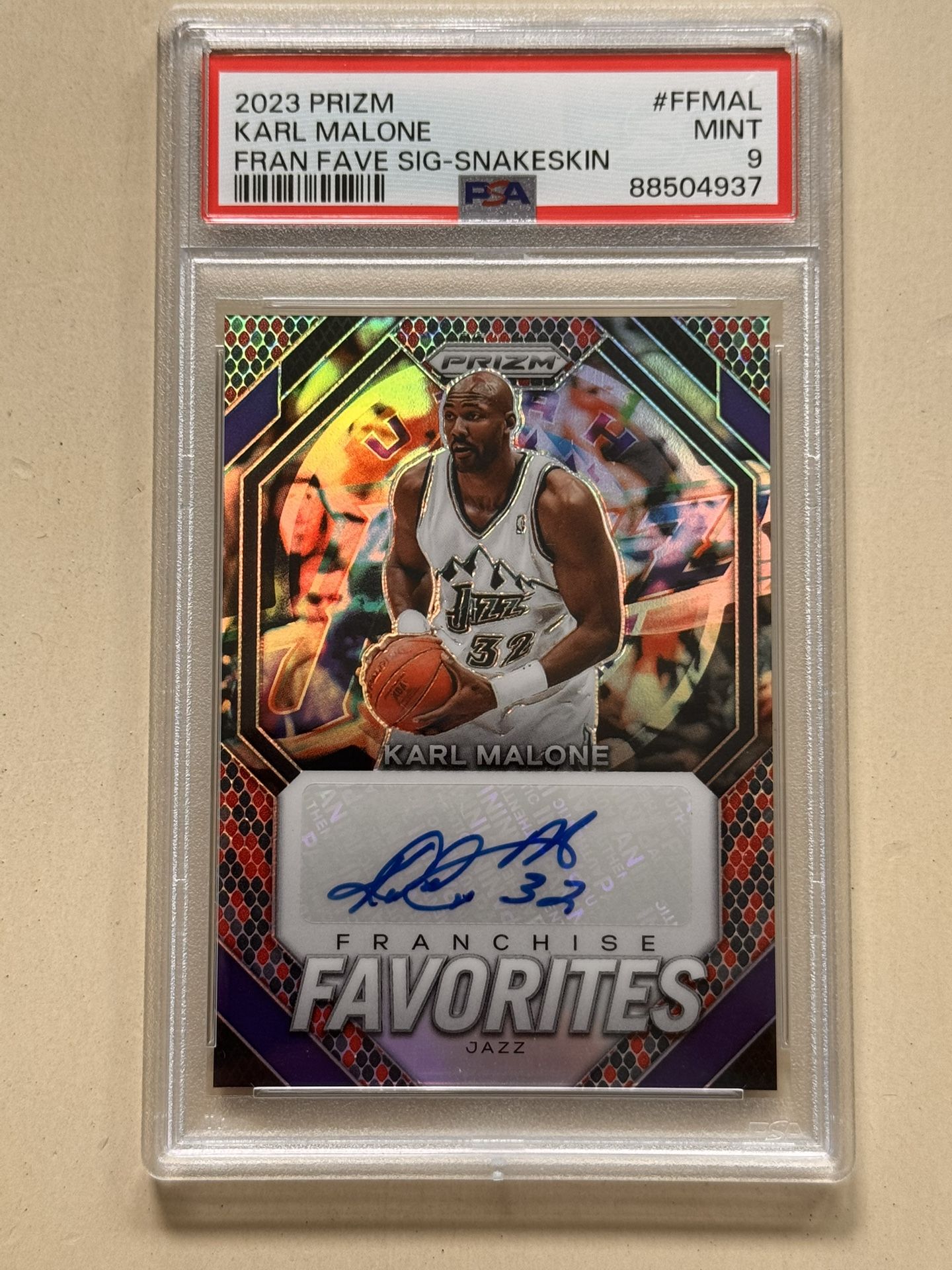 2023 Prizm Karl Malone Franchise Favorites Signatures Snakeskin #FFMAL PSA 9