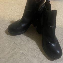 Women’s Lot  Size 8 Boots And heels 