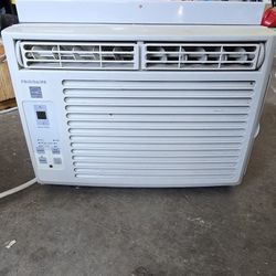Window AC Unit 