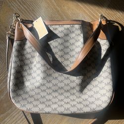 MICHAEL KORS WOMEN'S JET SET NATURAL JACQUARD LARGE CONVERTIBLE SHOULDER BAG NEW