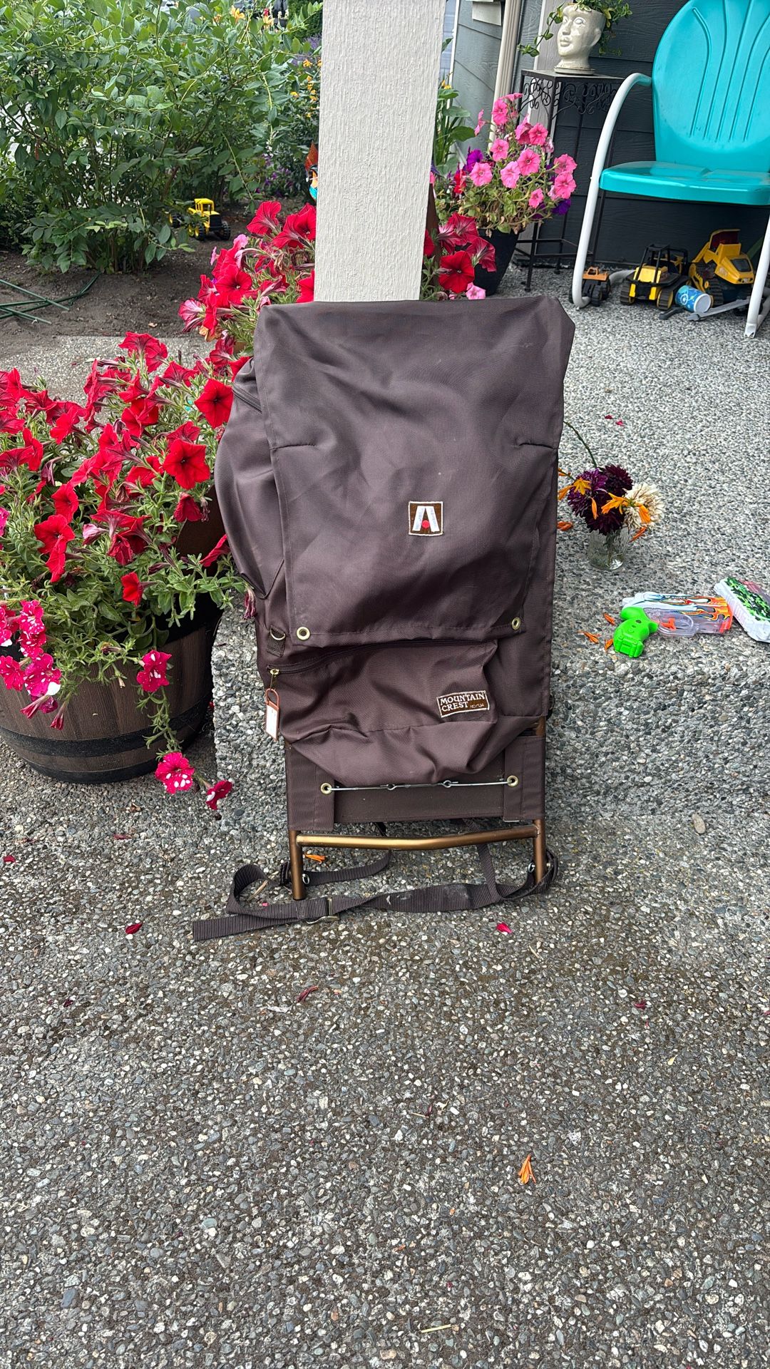 Vintage Academy Broadway Mountain Crest Hiking Frame Backpack
