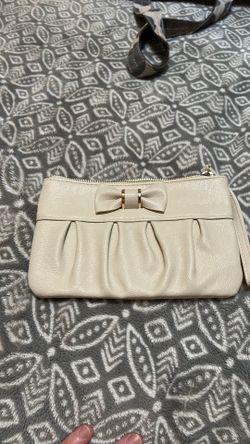 Wristlet clutch