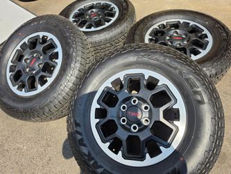 18" toyota Tacoma 4runner trd oem wheels and tires