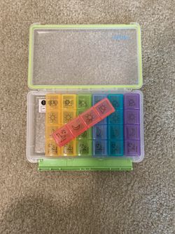 Pill organizer