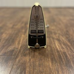 Wittner 832 Taktell Piccolo Metronome, Ivory